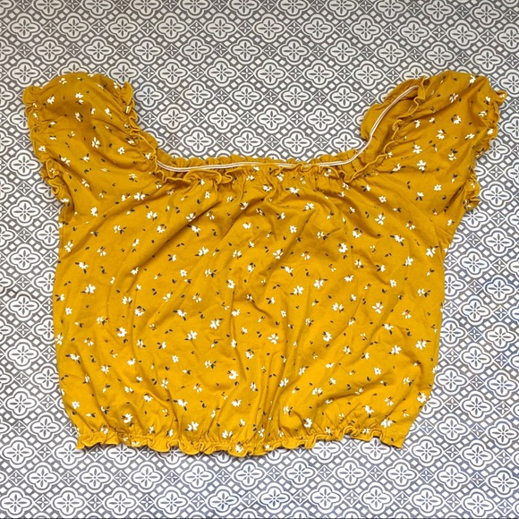 Off-Shoulder Yellow Floral Top - Picture 2 of 3